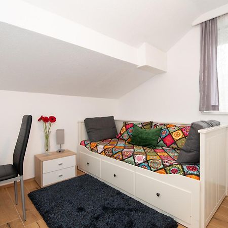 Ferienwohnung Waldblick, Faaker See Oberaichwald  Exteriör bild
